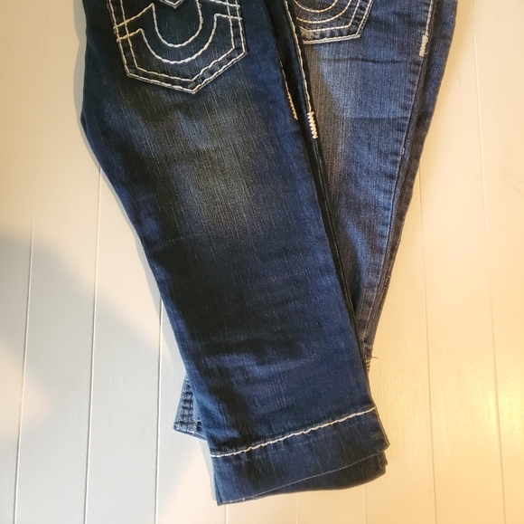 True Religion Capri - 2 pairs - Picture 3 of 4